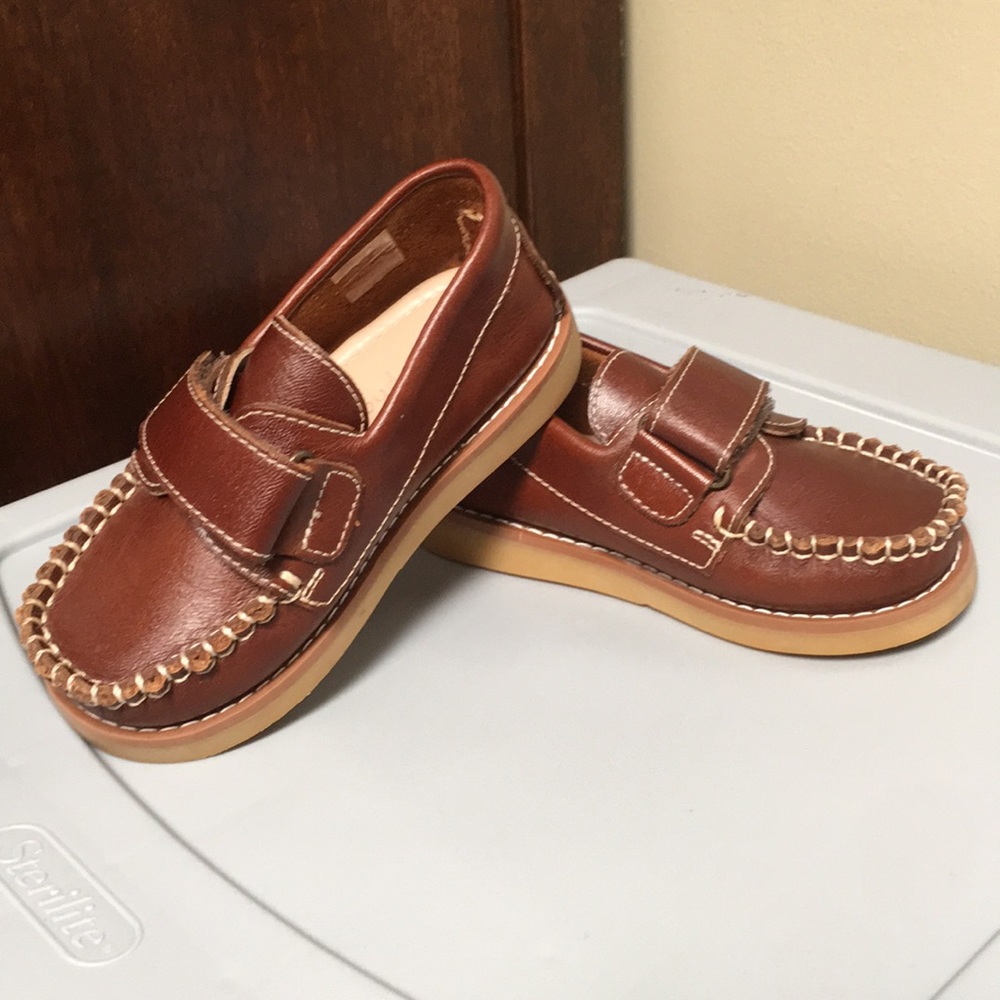 Little boys Elephantito shoes size 8 - perfect!